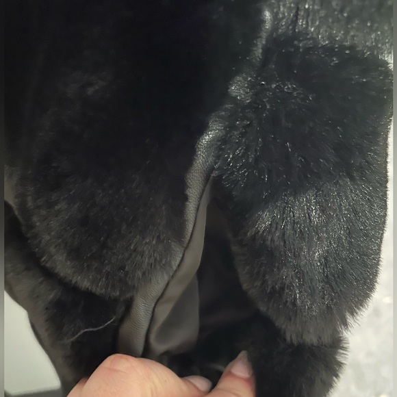 Faux fur black long vest NWOT one size - Picture 6 of 7